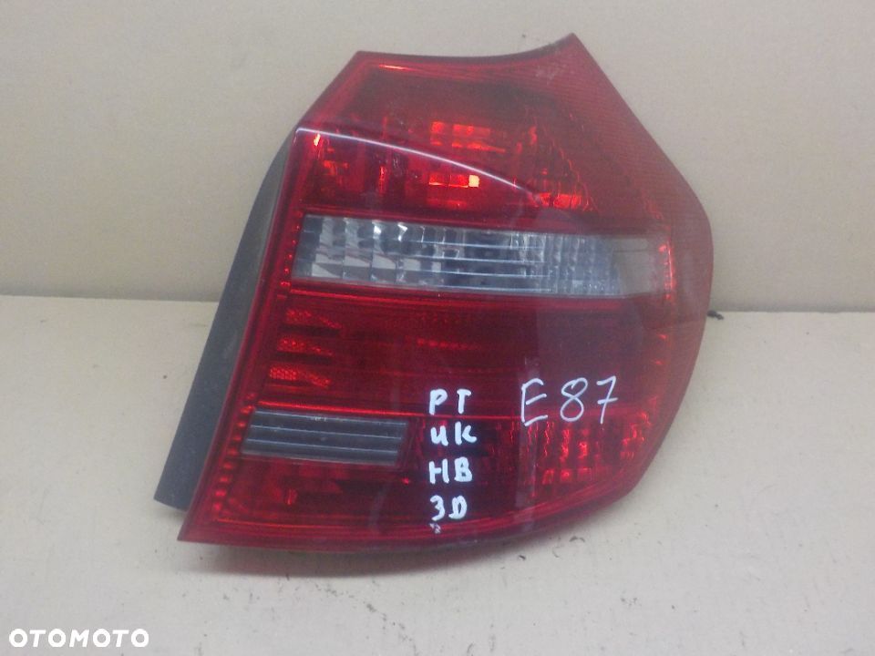 BMW E87 E81 LAMPA PRAWY TYŁ - 1