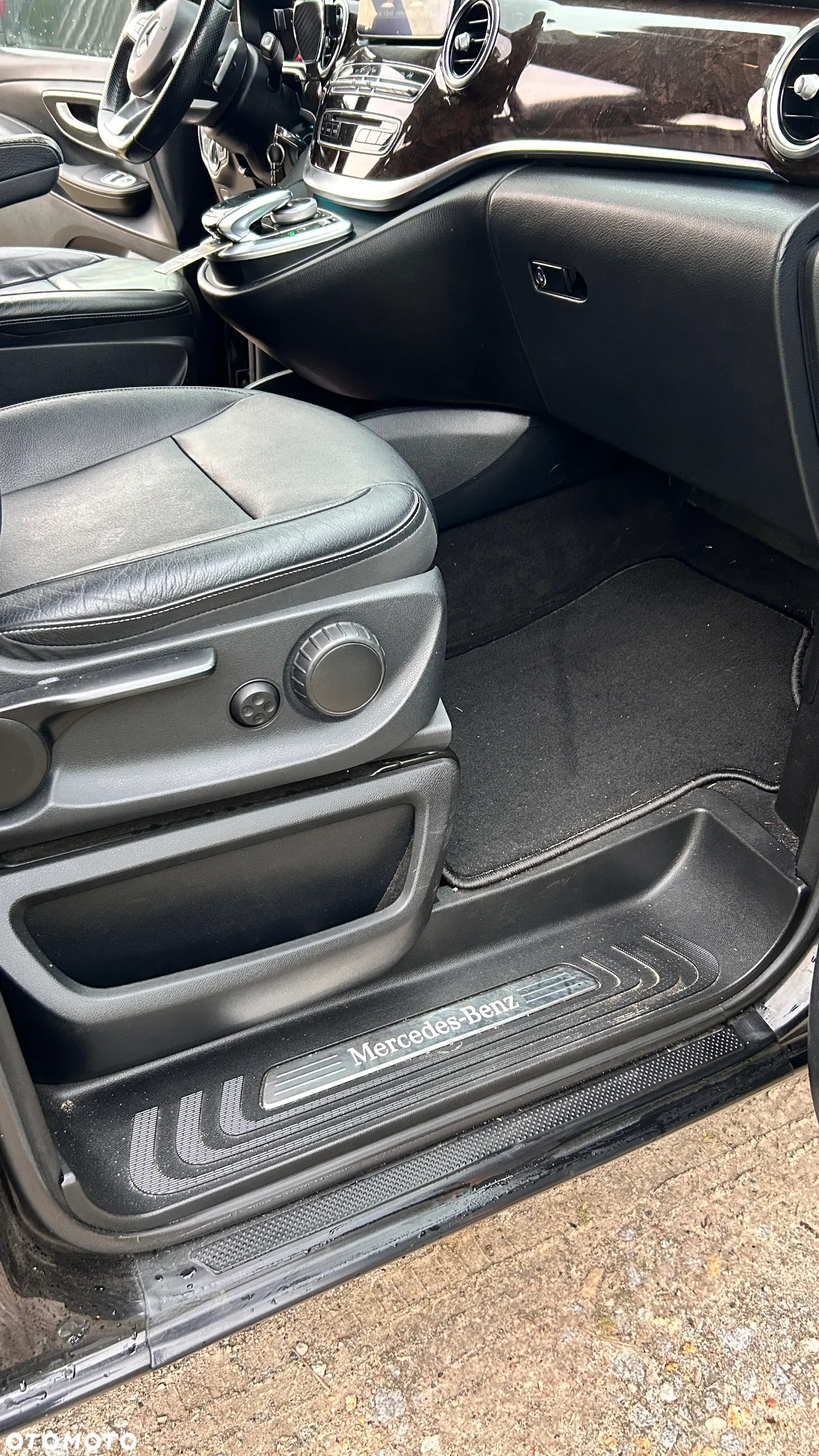 Mercedes-Benz Klasa V 220 (BlueTEC) d Avantgarde 7G-Tronic - 16