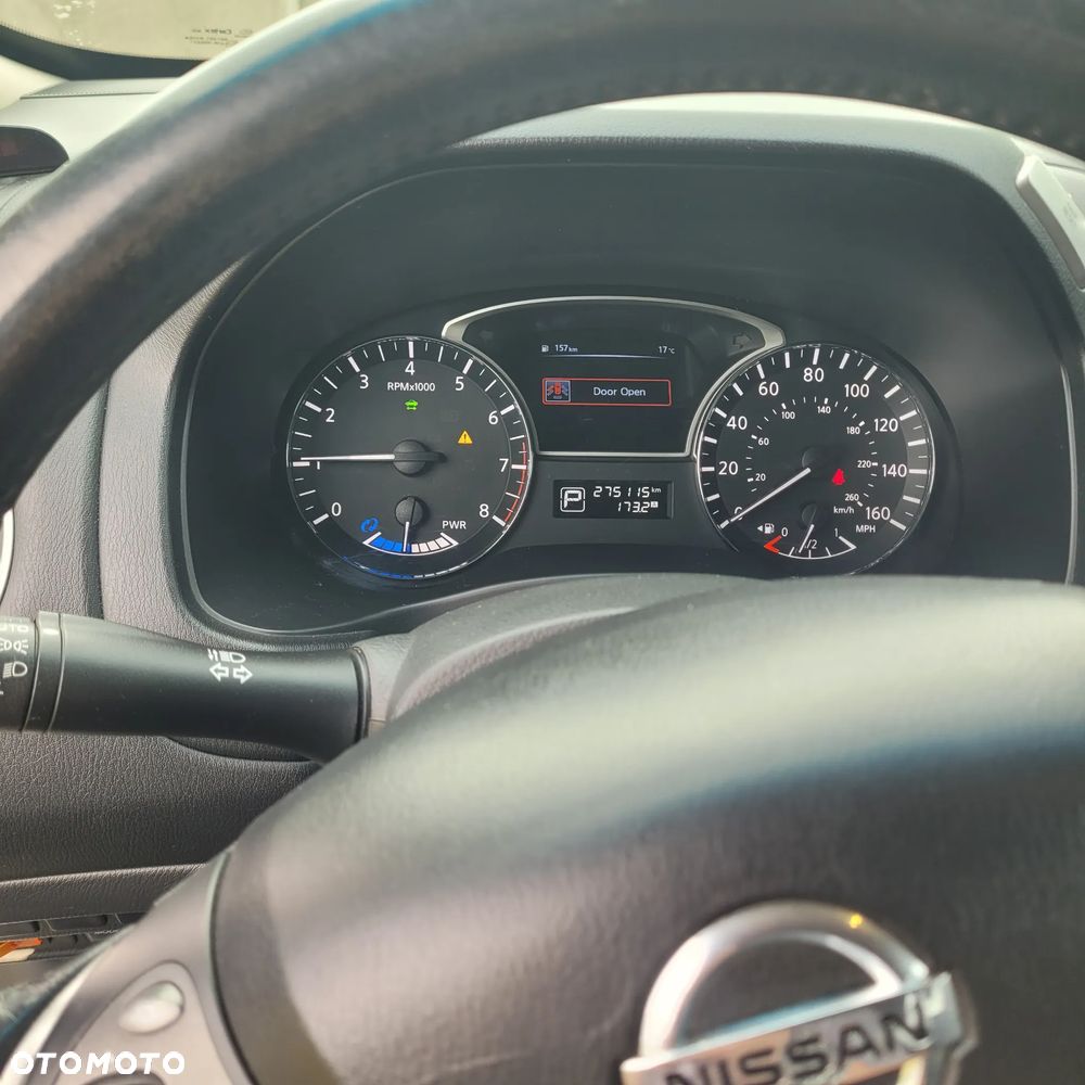 Nissan Pathfinder - 11
