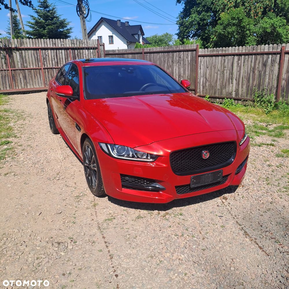 Jaguar XE 2.0 D R-Sport - 3