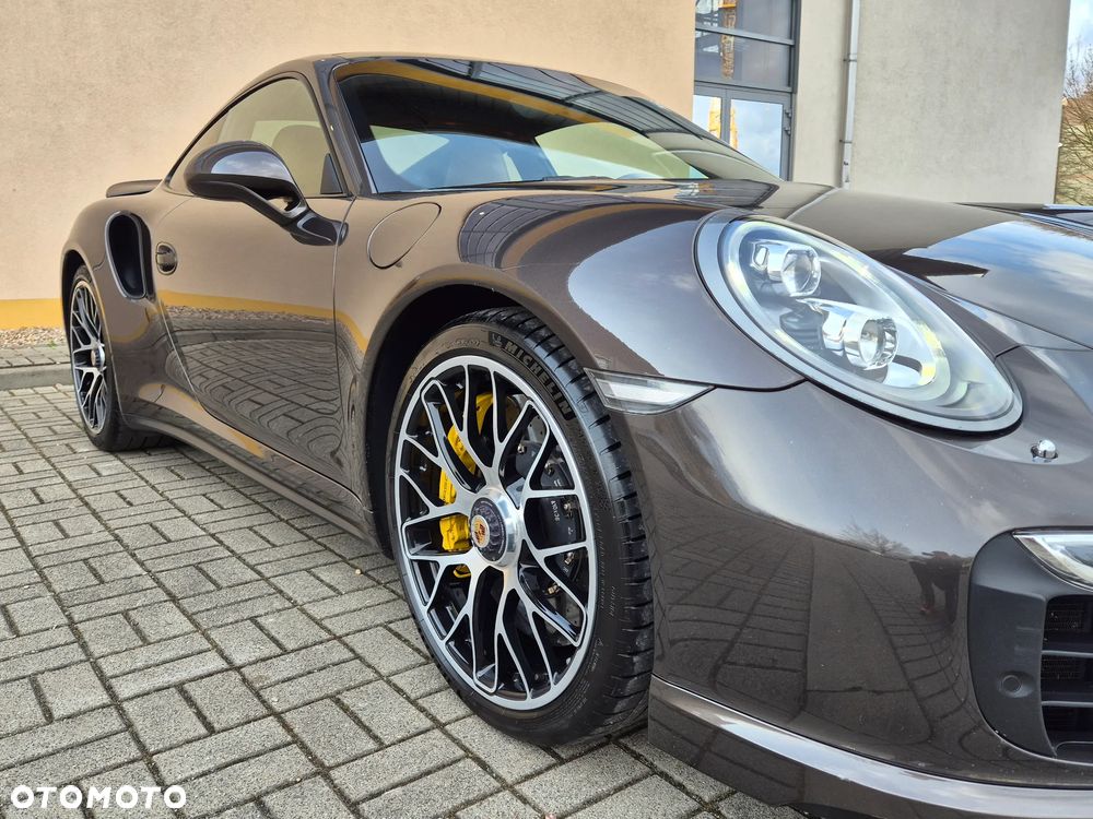 Porsche 911 Turbo S - 20