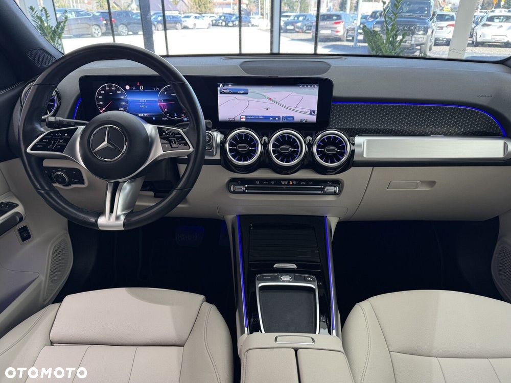 Mercedes-Benz GLB - 14