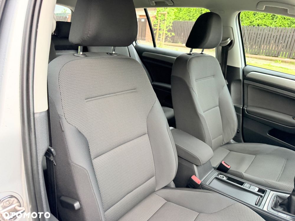 Volkswagen Golf - 8