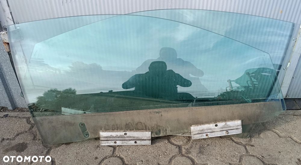 . Astra G II Bertone szyba drzwi przód prawe "1" Opel