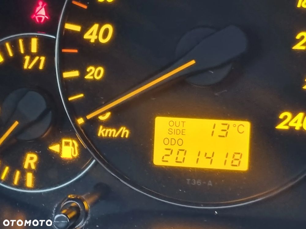 Toyota Avensis 1.8 VVT-i Terra - 16