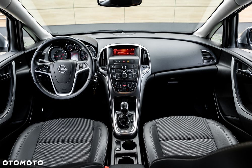 Opel Astra 1.6 Turbo Sport - 29