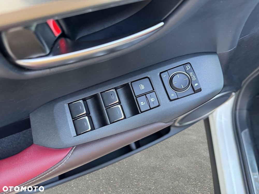 Lexus NX 300 AWD - 28