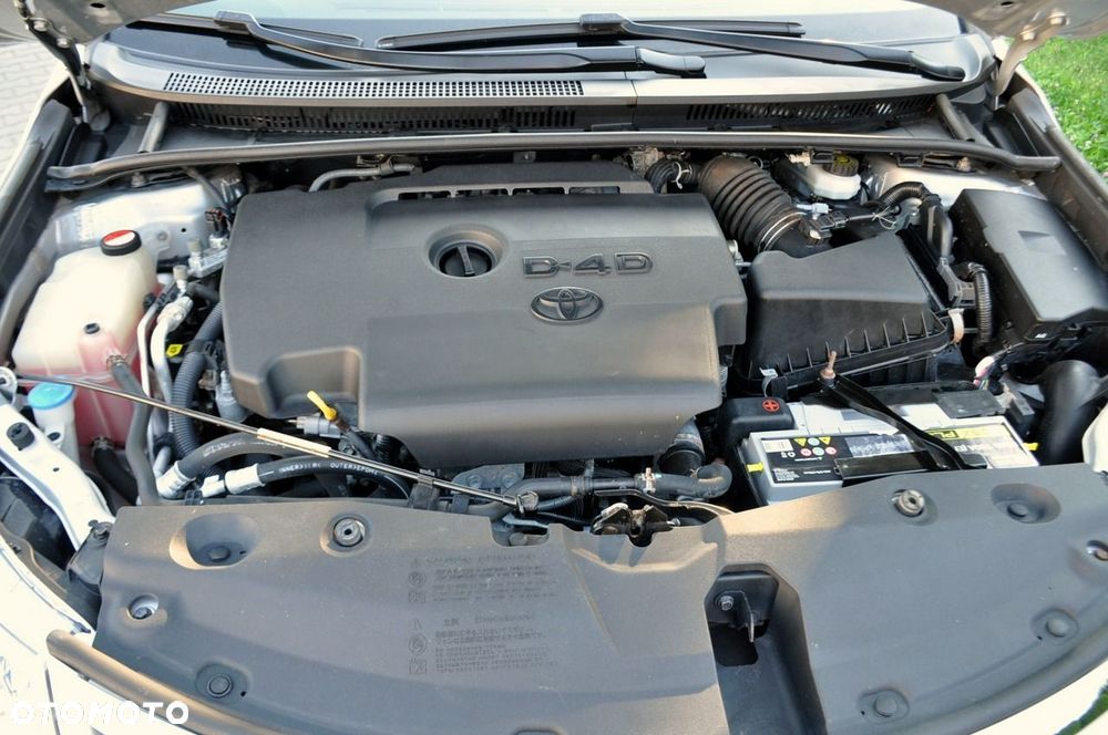 Toyota Avensis - 39