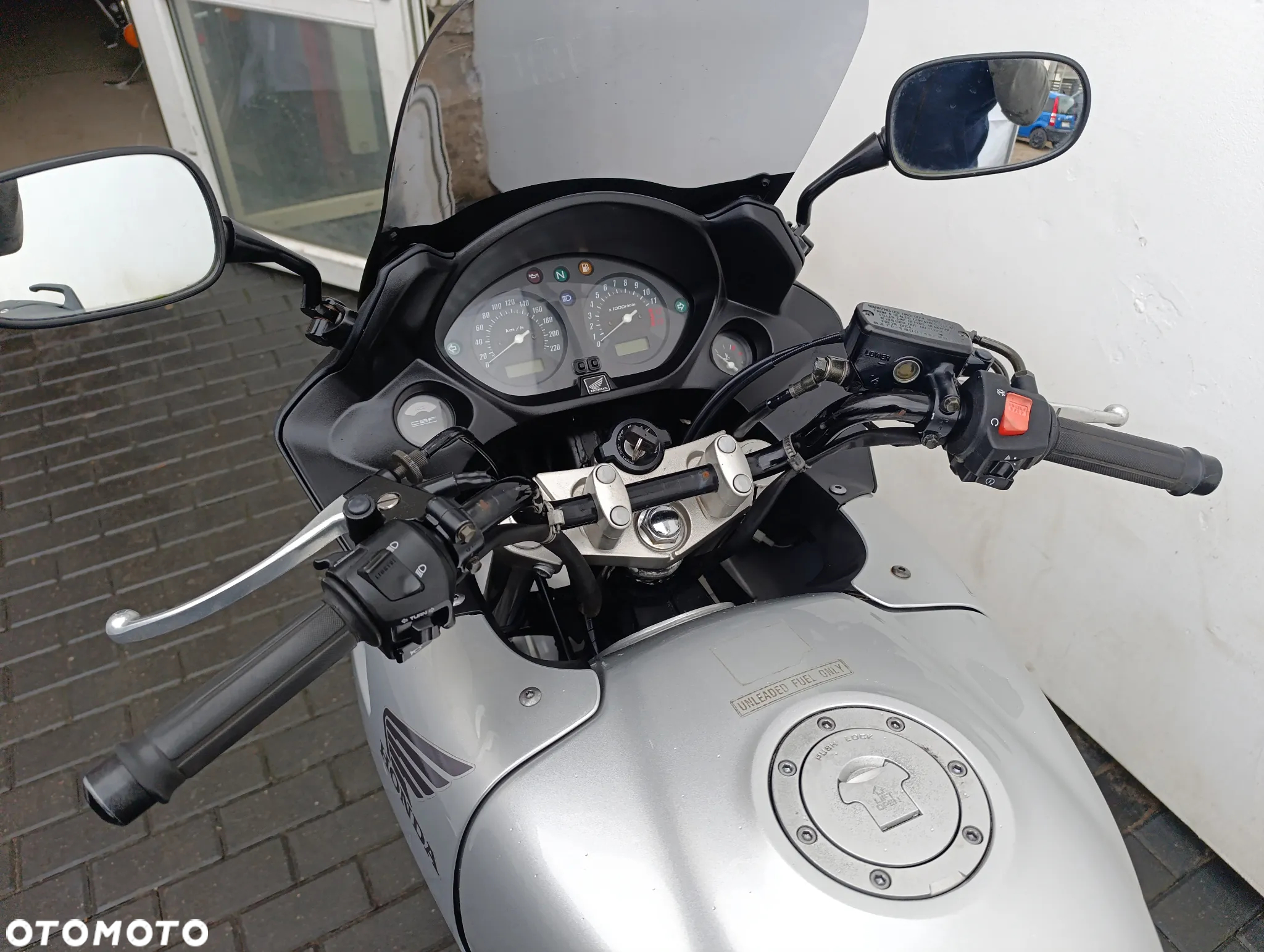 Honda CBF - 16