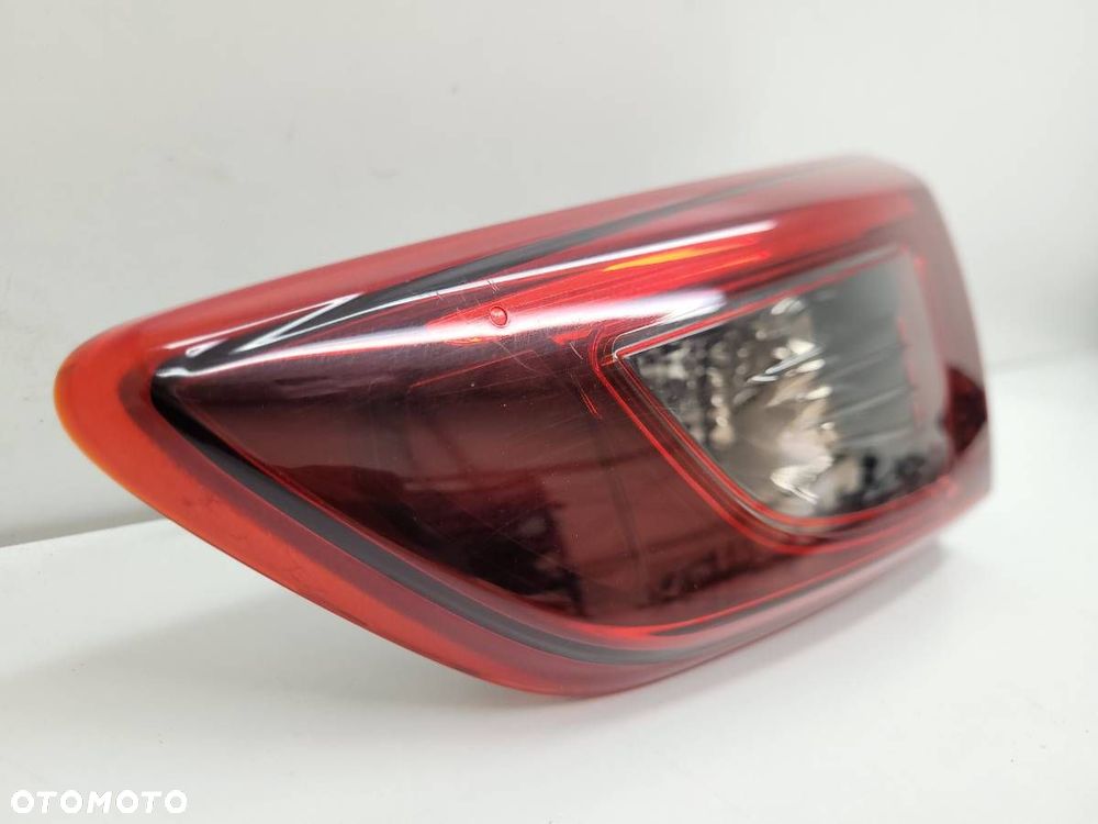 LAMPA TYŁ PRAWA W KLAPE MAZDA CX-3 DK DB2R513F0 EUROPA - 3
