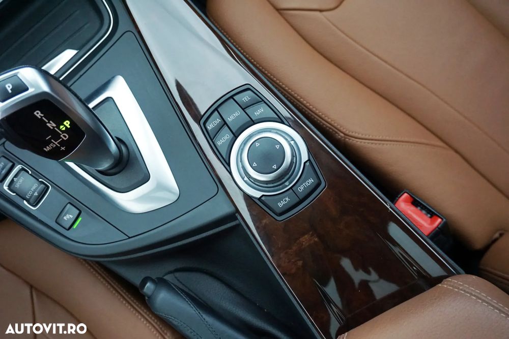 BMW Seria 3 320d Aut. Luxury Line - 22