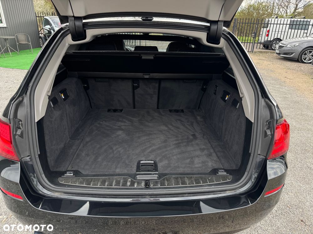 BMW Seria 5 528i xDrive Sport-Aut Modern Line - 28
