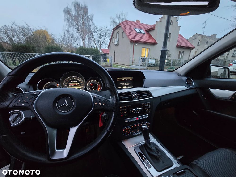 Mercedes-Benz Klasa C 180 7G-TRONIC Avantgarde Edition - 10