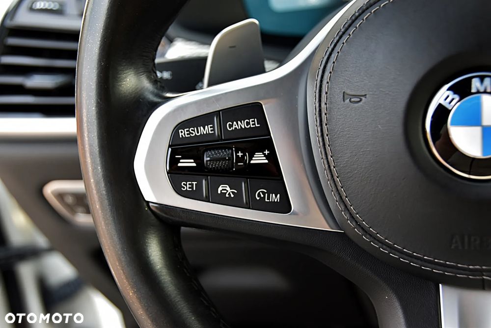 BMW X5 xDrive30d mHEV - 33