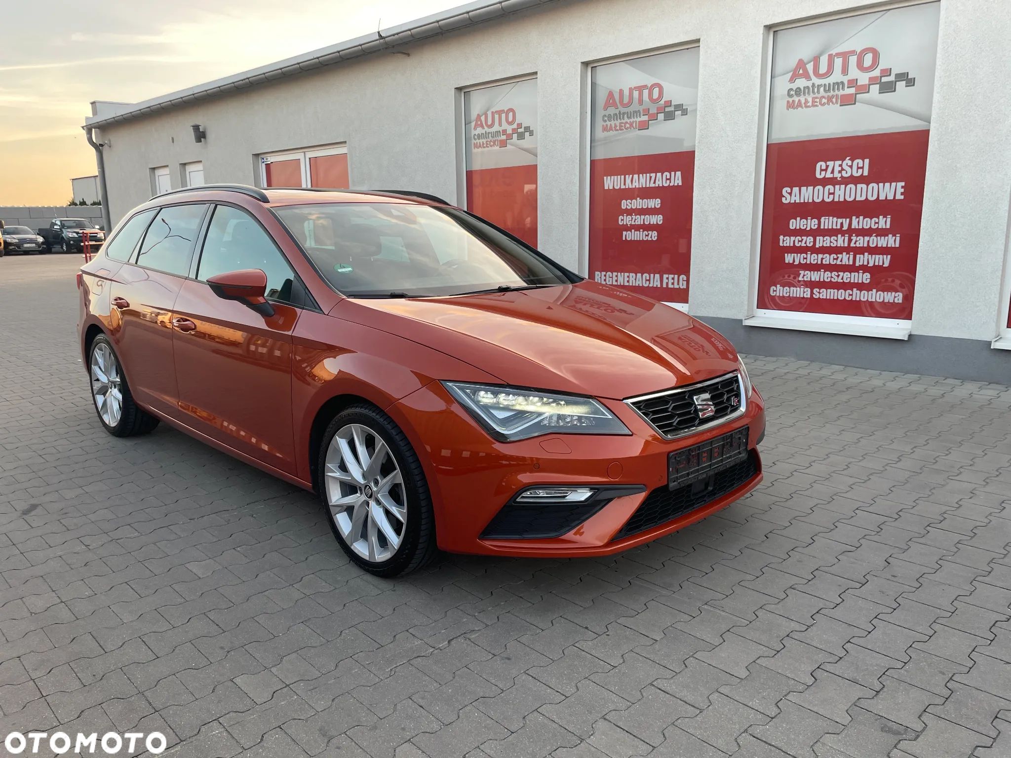 Seat Leon Sportstourer 2.0 TSI OPF DSG FR Plus - 1