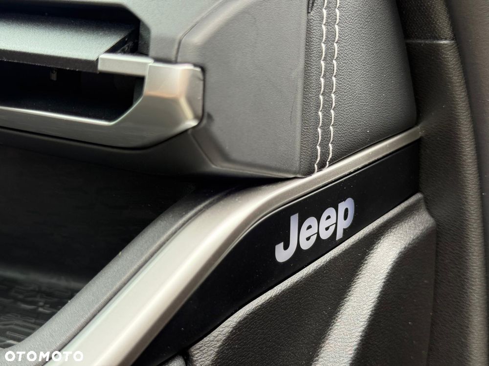 Jeep Compass 1.2 T3 mHEV Summit FWD DCT - 19