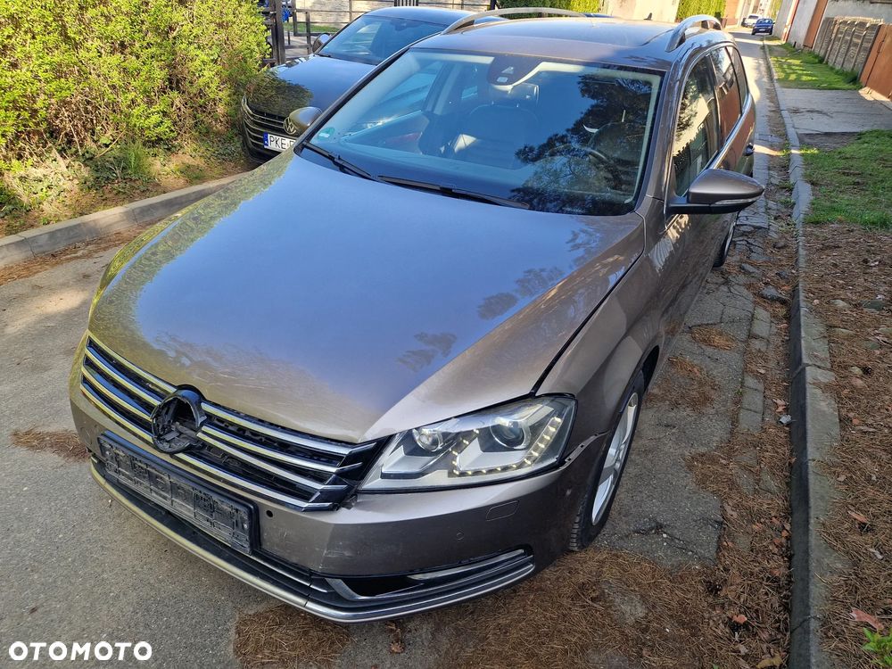 Volkswagen Passat 2.0 TDI DPF DSG Individual Chrom - 2