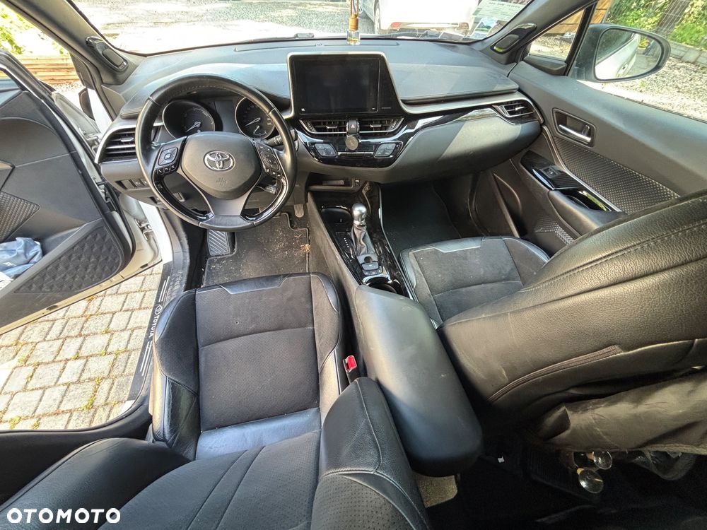 Toyota C-HR Lounge - 11