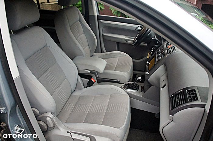Volkswagen Touran 1.4 TSI DSG Highline - 16