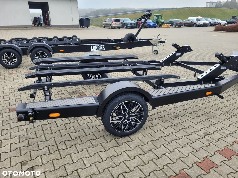 Lorries Przyczepa na dwa skutery wodne JET PPA-13-6025 odchylane światła LED czarna - 4