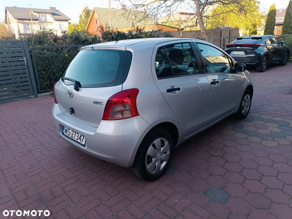 Toyota Yaris 1.0 Terra - 4