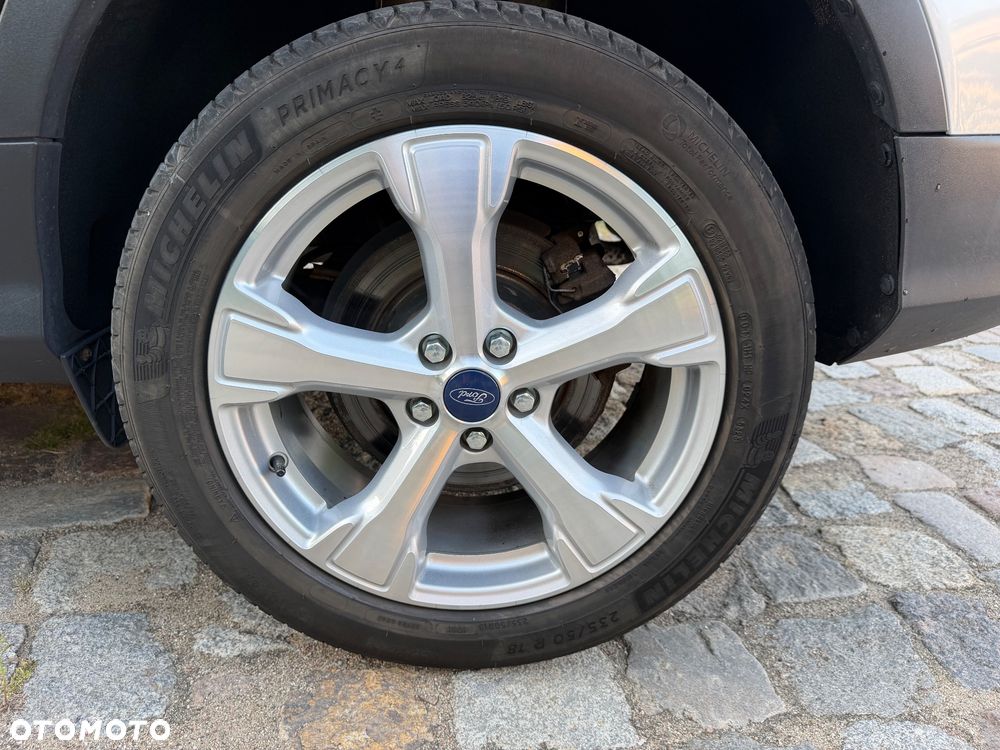 Ford Kuga 2.0 TDCi 2x4 Titanium - 36