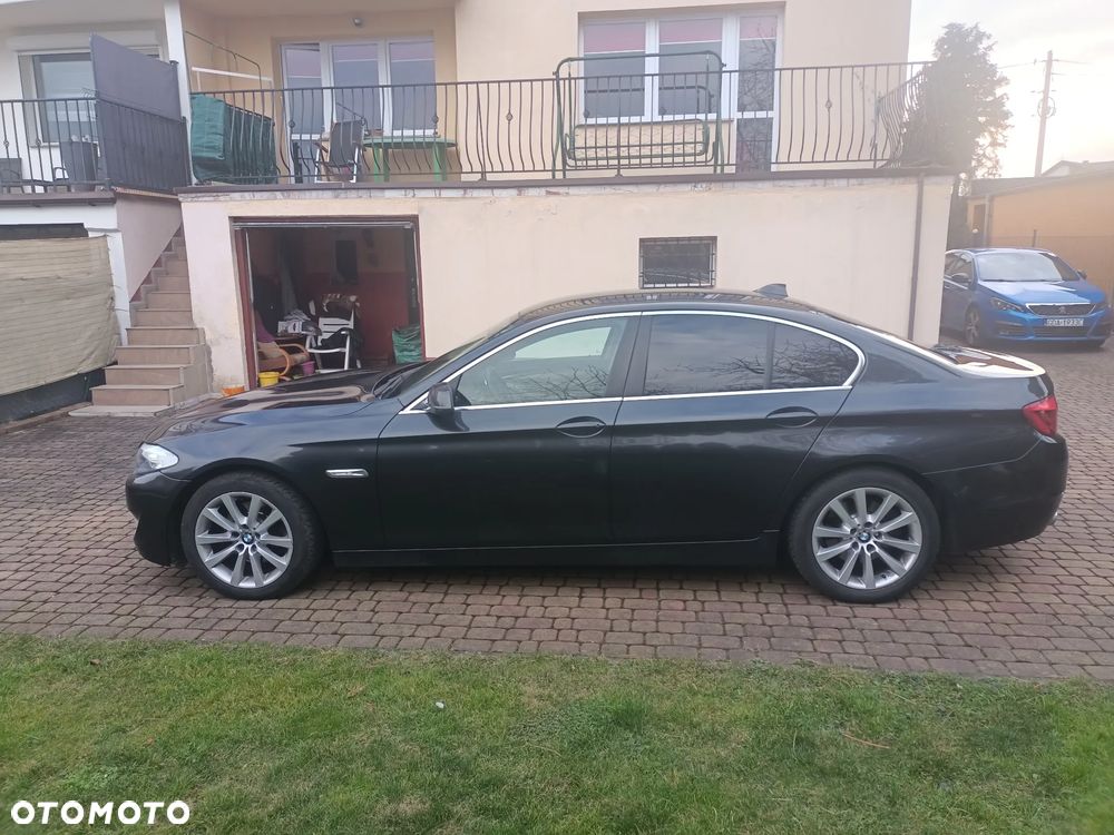 BMW Seria 5 520d xDrive Luxury Line - 11