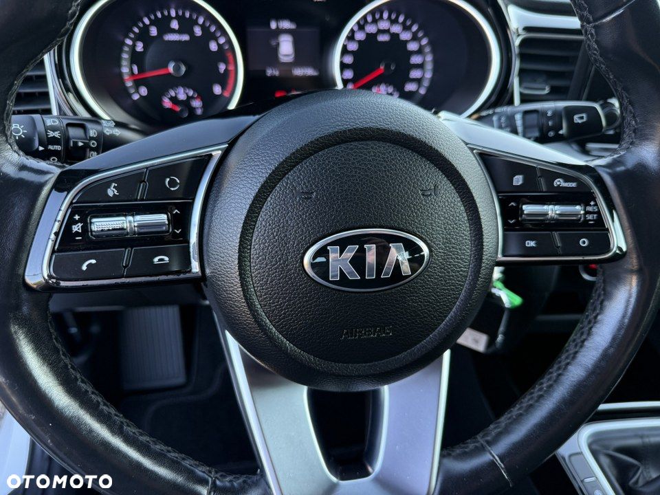 Kia Ceed 1.5 T-GDI L Business Line Plus - 23