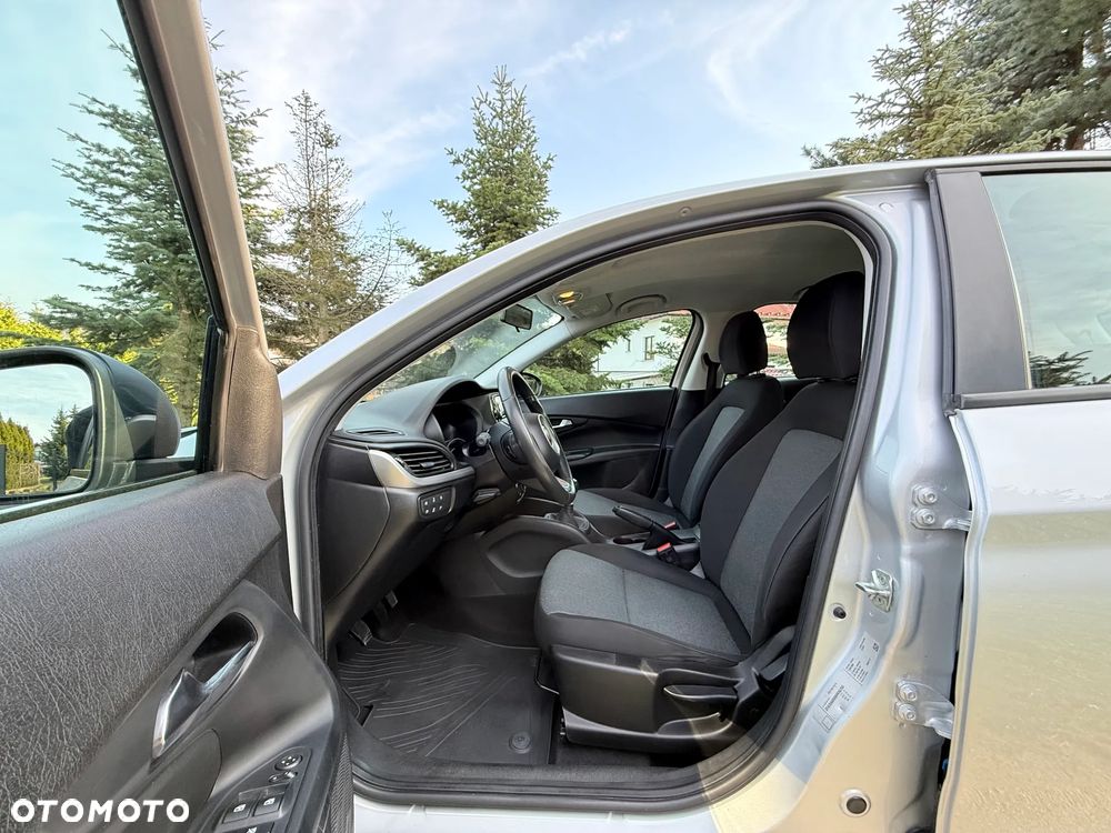 Fiat Tipo 1.4 T-Jet 16v Easy - 16