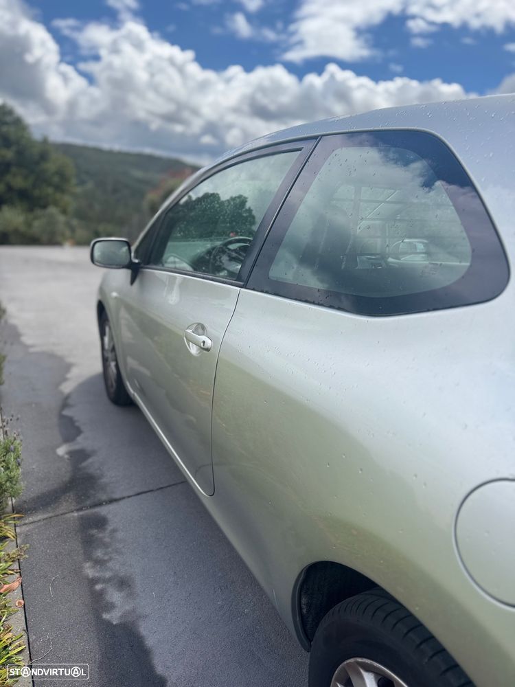 Toyota Auris 1.4 D-4D - 5
