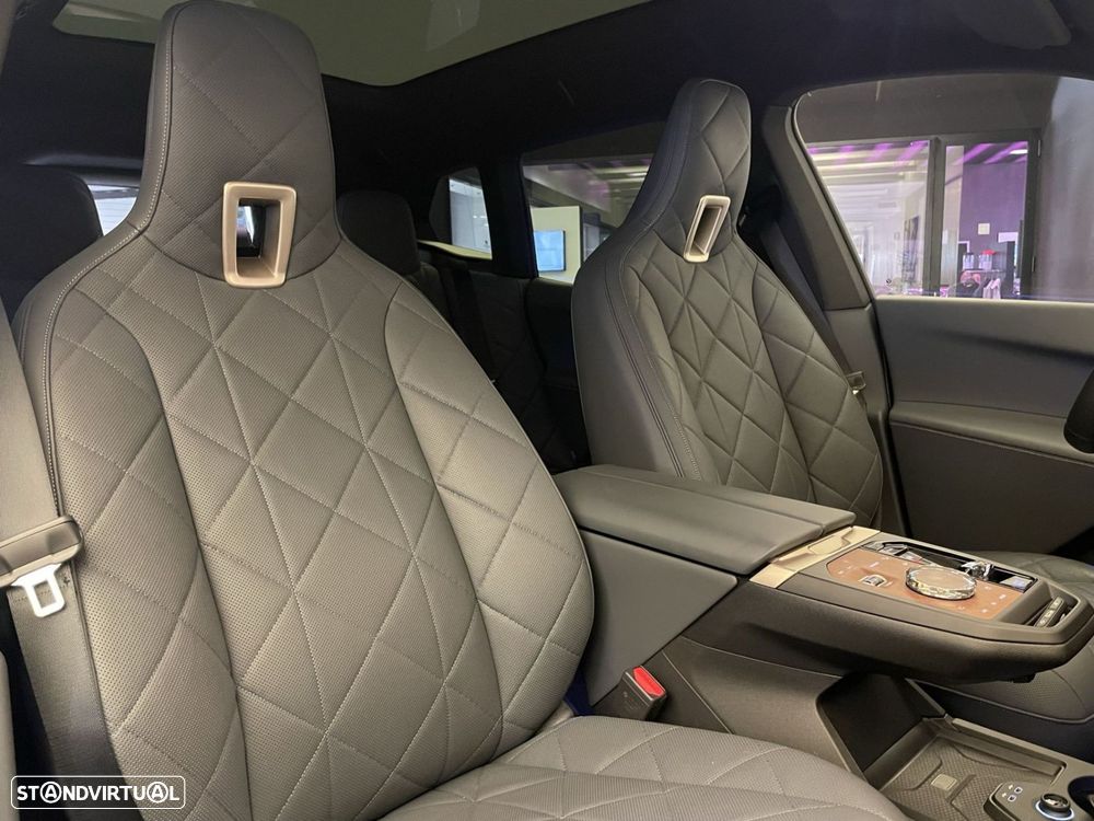 BMW iX xDrive 50 Pack Desportivo - 18