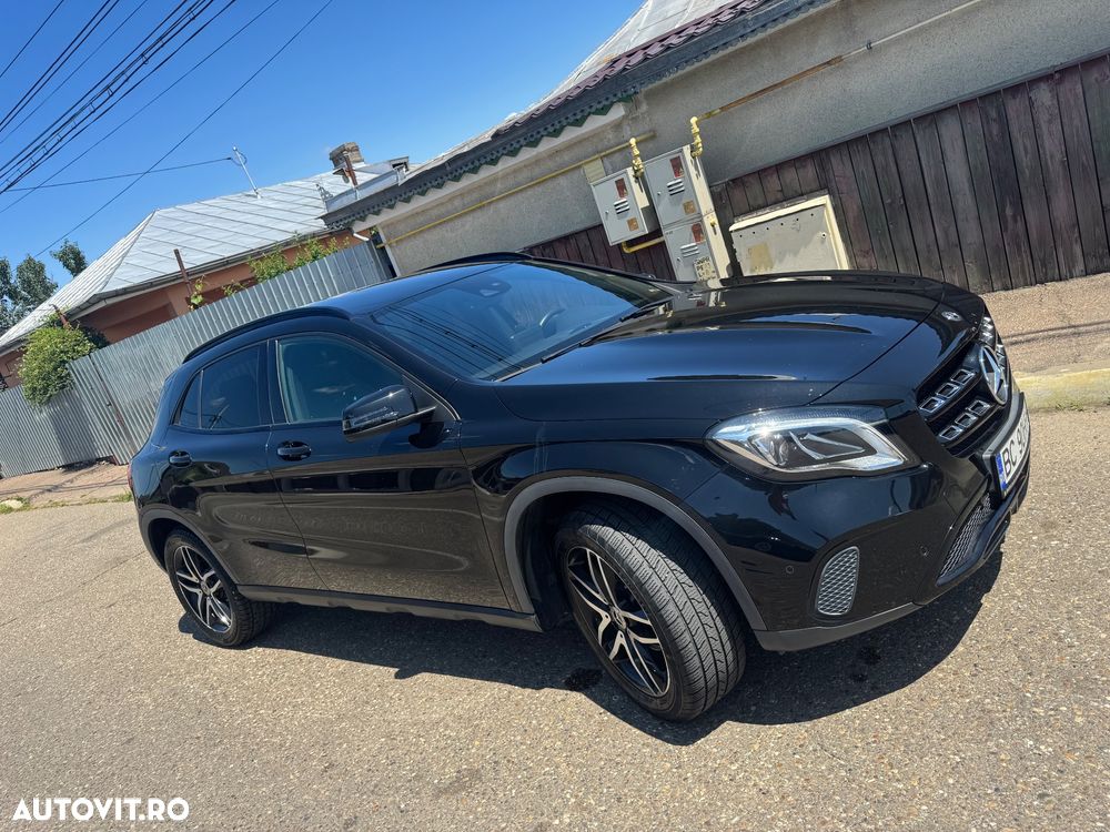 Mercedes-Benz GLA 180 7G-DCT - 4