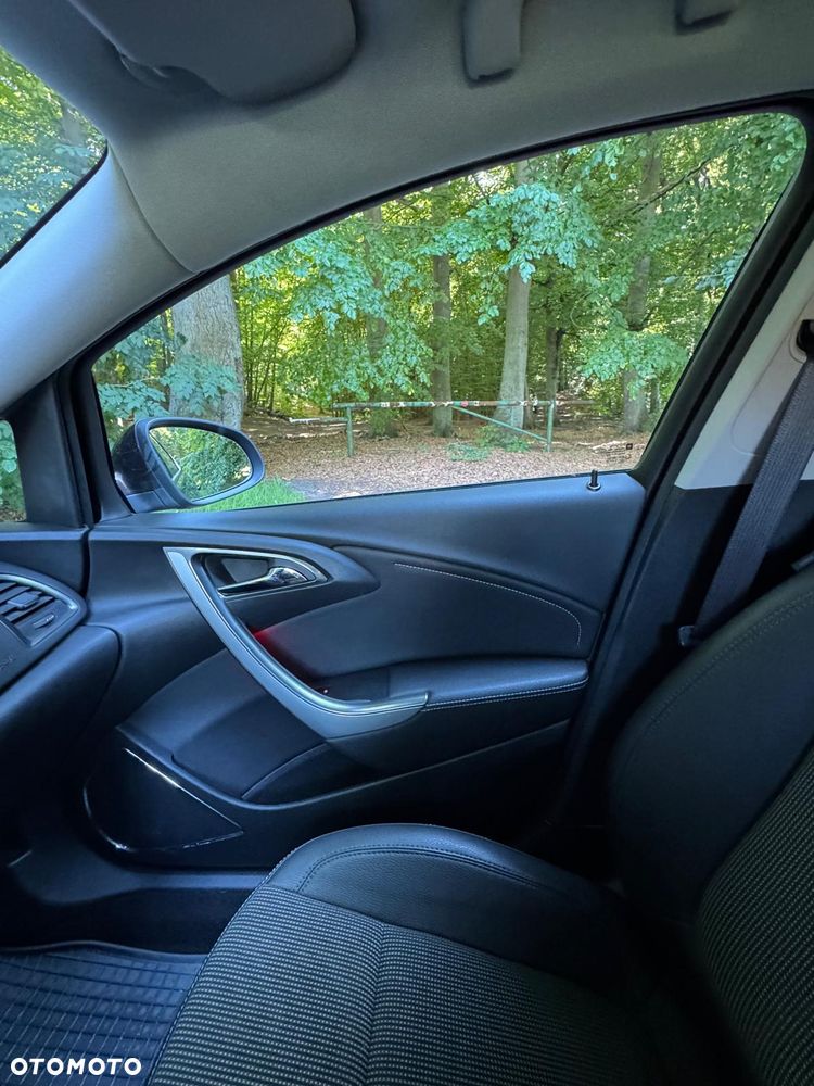 Opel Astra 1.4 T Cosmo S&S - 23