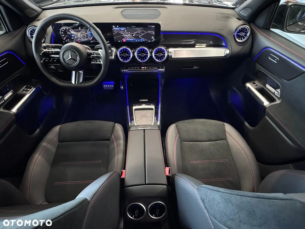 Mercedes-Benz GLB 200 AMG Line 7G-DCT - 7