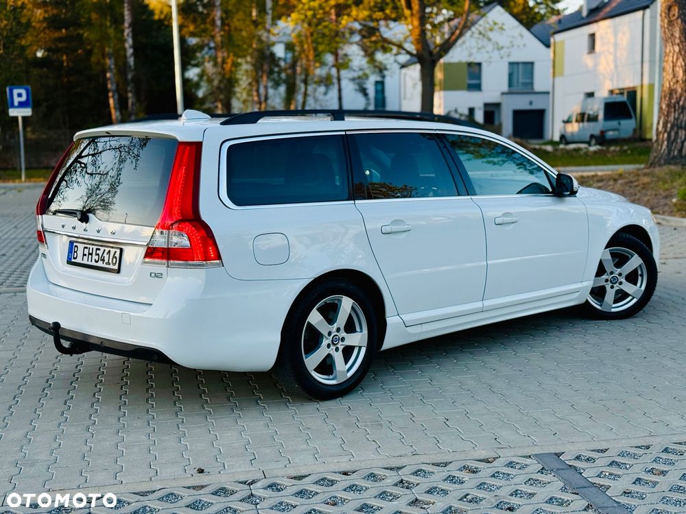 Volvo V70 D2 Momentum - 38