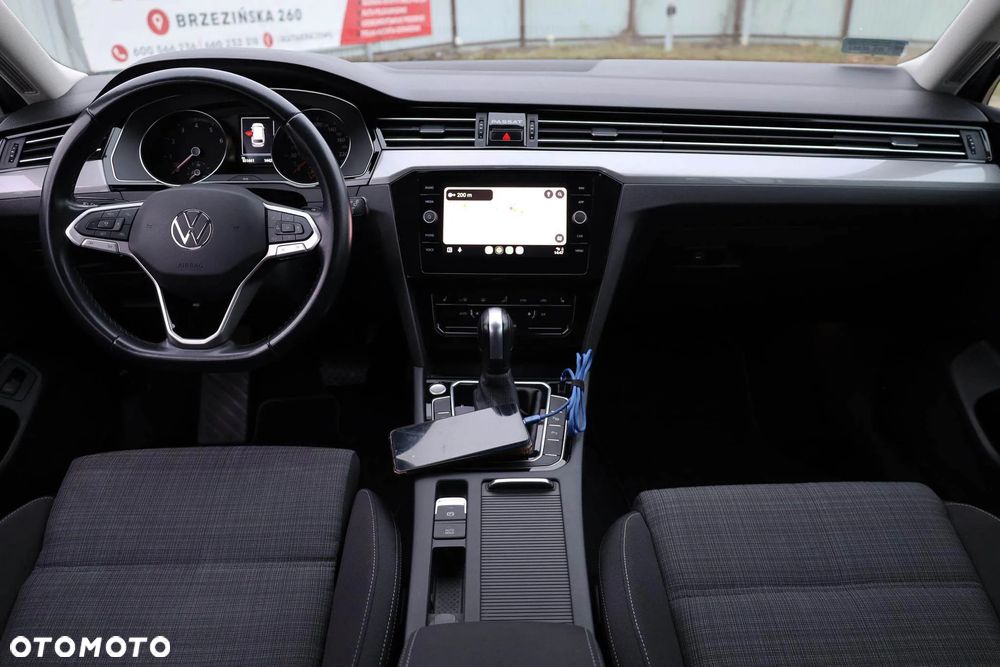 Volkswagen Passat - 12