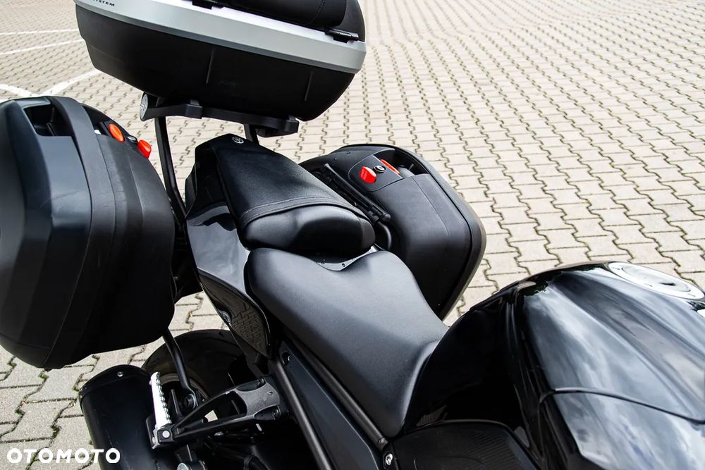 Yamaha FZ8 - 17