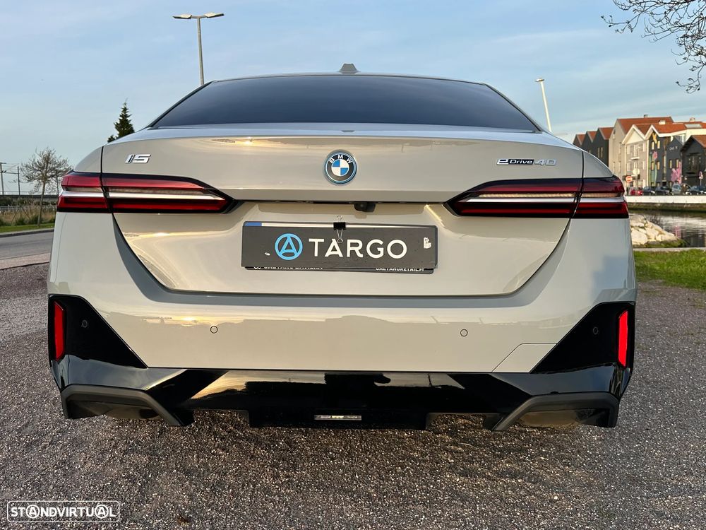 BMW i5 eDrive40 Pack Desportivo M - 13