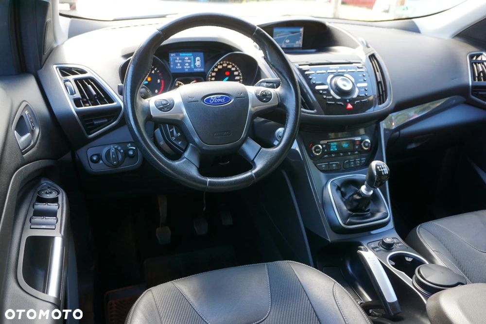 Ford Kuga 2.0 TDCi 2x4 Titanium - 12