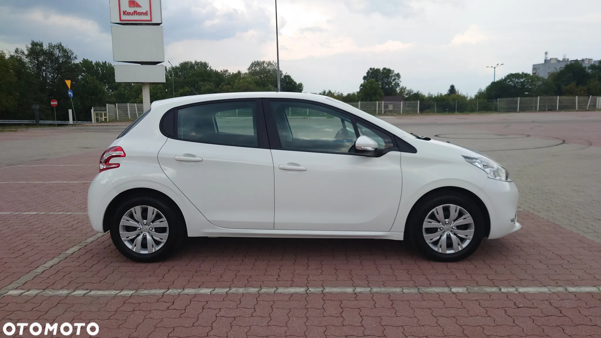 Peugeot 208 1.2 PureTech Active - 8