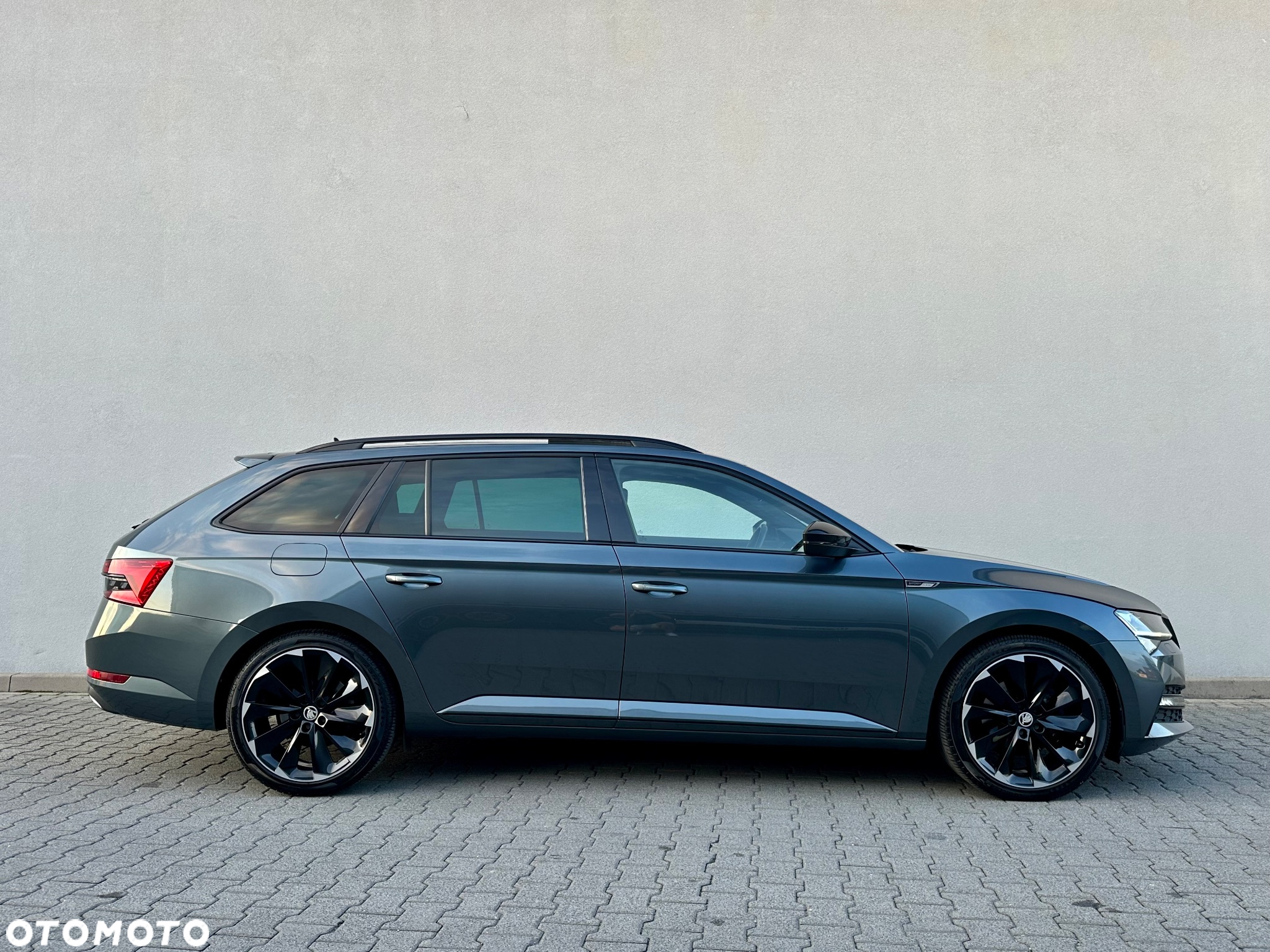 Skoda Superb 2.0 TDI DSG Sportline - 16