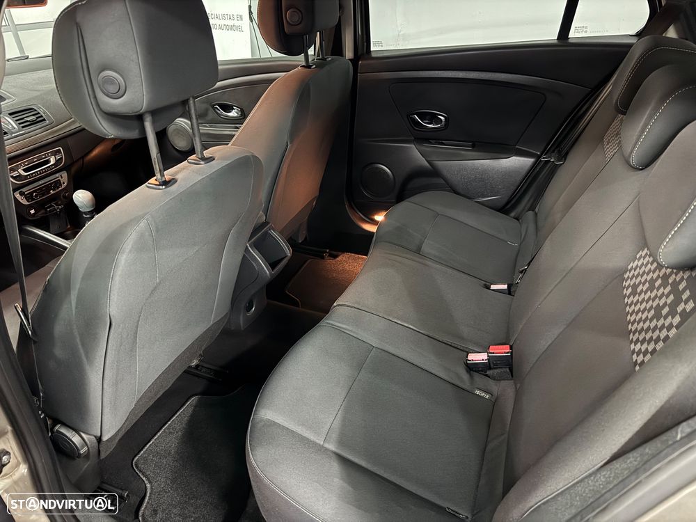 Renault Mégane Sport Tourer 1.5 dCi Dynamique SS - 8