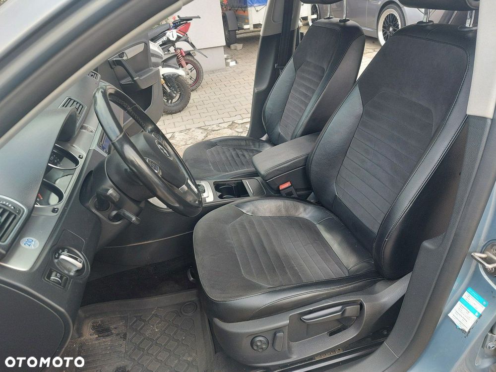 Volkswagen Passat - 11