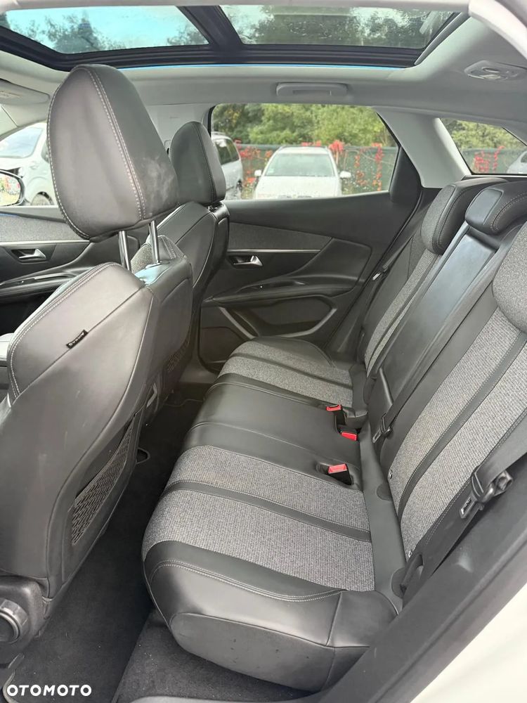 Peugeot 3008 1.2 PureTech Allure S&S EAT8 - 21