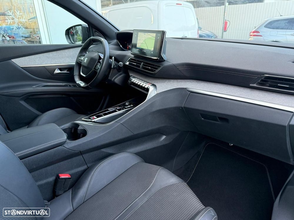 Peugeot 5008 1.2 PureTech GT EAT8 - 7