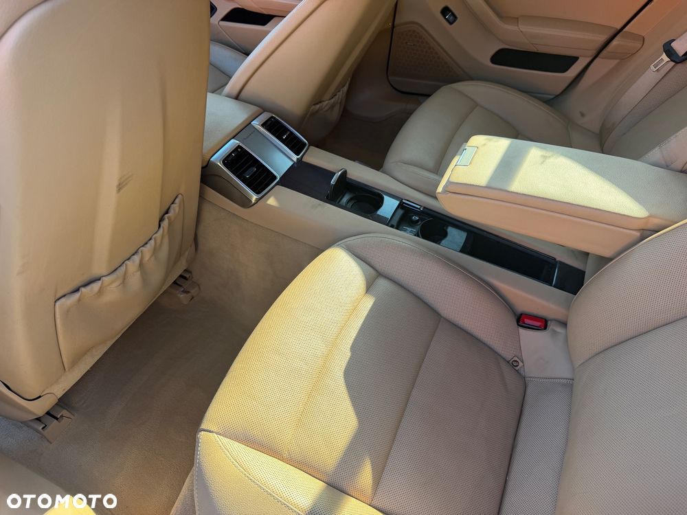 Porsche Panamera 4 PDK - 21