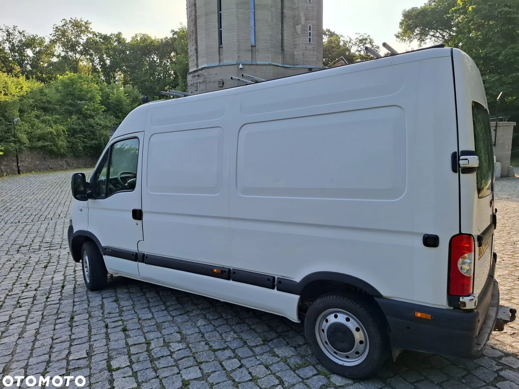 Nissan Interstar - 11