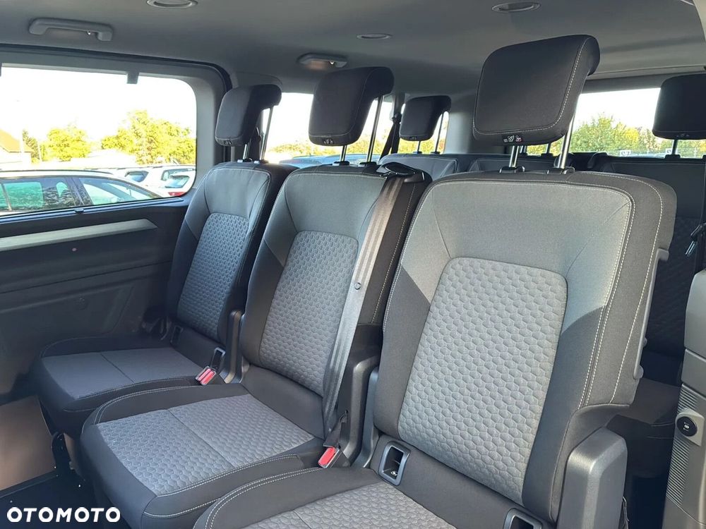 Volkswagen Caravelle - 16
