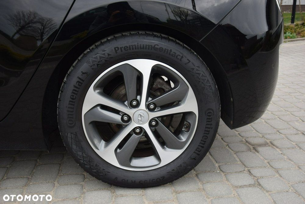 Hyundai i30 blue 1.4 Style - 13