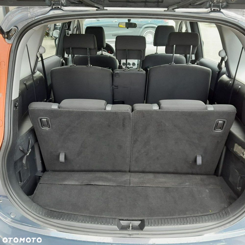 Mazda 5 - 7